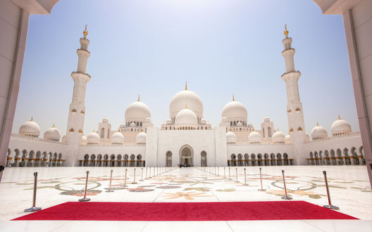 Обои на рабочий стол Белая мечеть шейха Заида в Абу-Даби / Sheikh Zayed Grand Mosque in Abu Dhabi, Объединенные Арабские Эмираты / United Arab Emirates