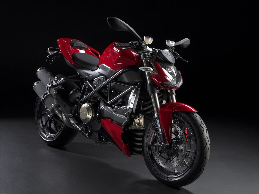 Обои для рабочего стола Красный мотоцикл Ducati Streetfighter / Дукати