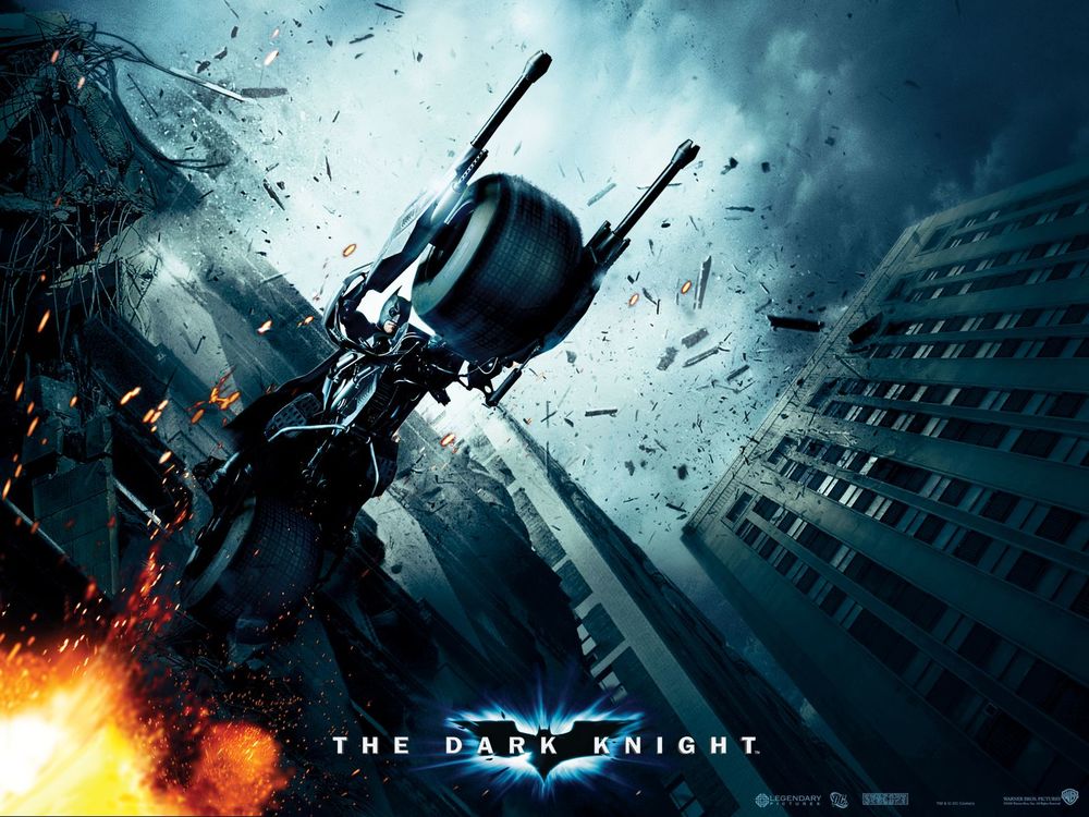 Обои для рабочего стола Бетмен из фильма Темный Рыцарь / The Dark knight вылетает из окна на мотоцикле