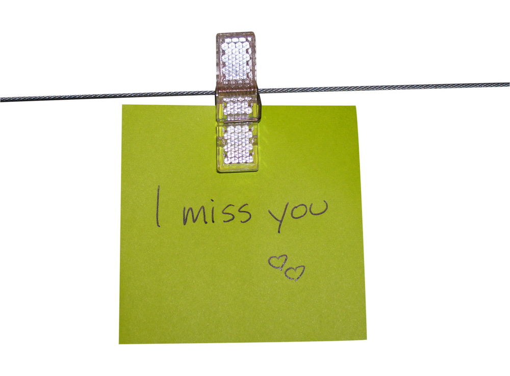 Обои для рабочего стола Записка (I miss you / я скучаю по тебе) с сердечками