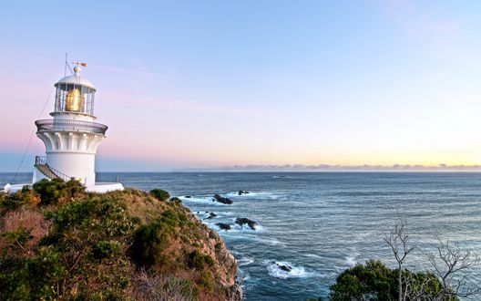 Обои на рабочий стол Маяк на берегу моря в Австралии / Australia