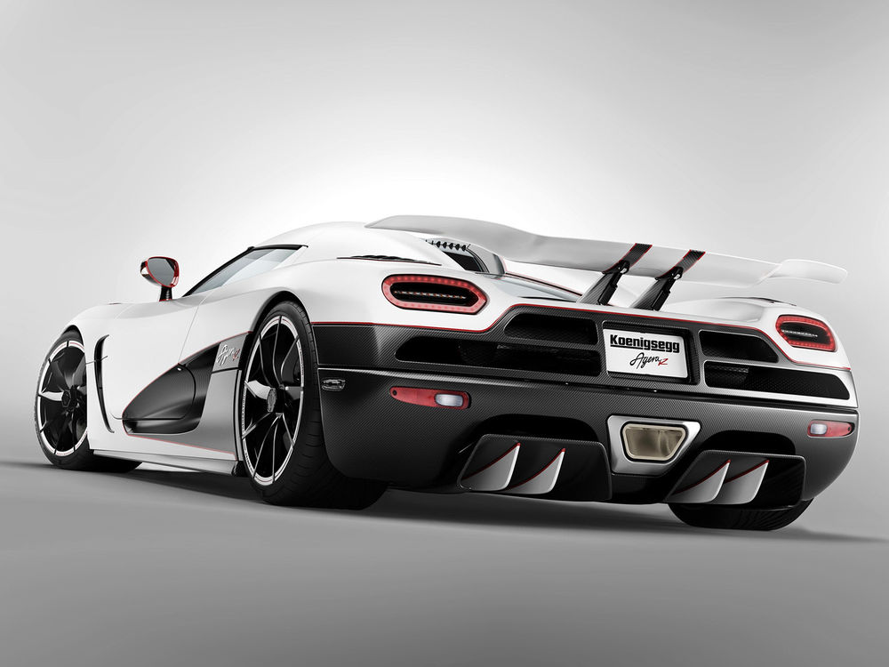 Обои для рабочего стола Koenigsegg Agera R / Белый Кенигсегг Агера (вид сзади)