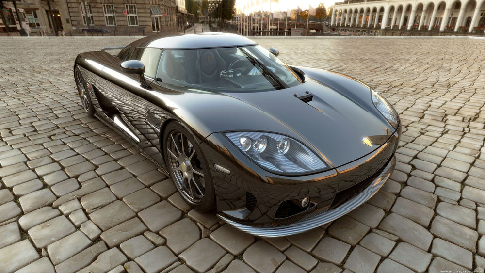 Обои для рабочего стола Автомобиль Koenigsegg CCX / Коенигсег ССХ на мощеной дороге