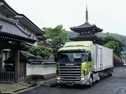 Обои на рабочий стол Тягач Scania / Скания на тихой улочке в Китае / China