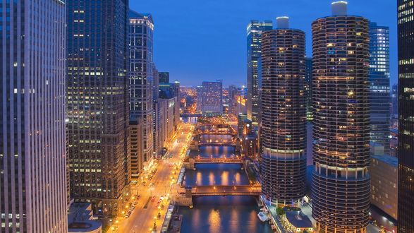 Обои на рабочий стол Ночной Чикаго / Chicago в США / USA, штат Иллино&;йс / Illinois