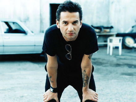 Обои на рабочий стол David gahan / Дэвид Гаан в черной майке, группа Depeche Mode