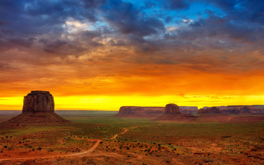 Обои на рабочий стол Долина монументов в Юте, США / Monument Valley, Utah, USA
