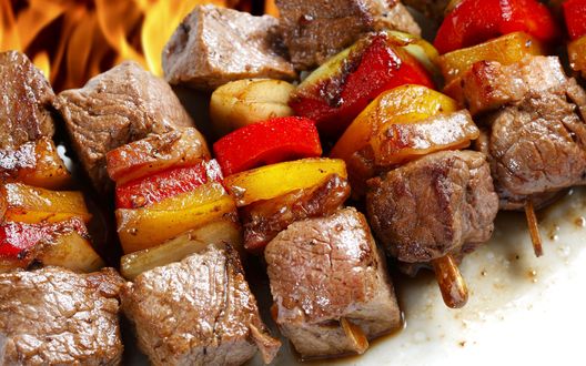 Обои на рабочий стол Шашлык с овощами