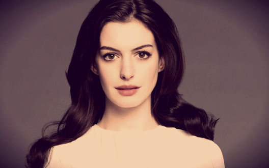 Обои на рабочий стол Американская актриса Энн Хэтэуэй / Anne Hathaway
