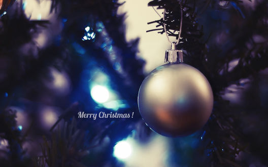 Обои на рабочий стол Серая елочная игрушка (Marry Christmas / Хорошего Рождества)