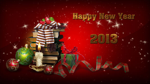 Обои на рабочий стол Надпись Happy New Year / Счастливого Нового Года 2013 возле стопки книг, свечи, новогодних шариков и подарка