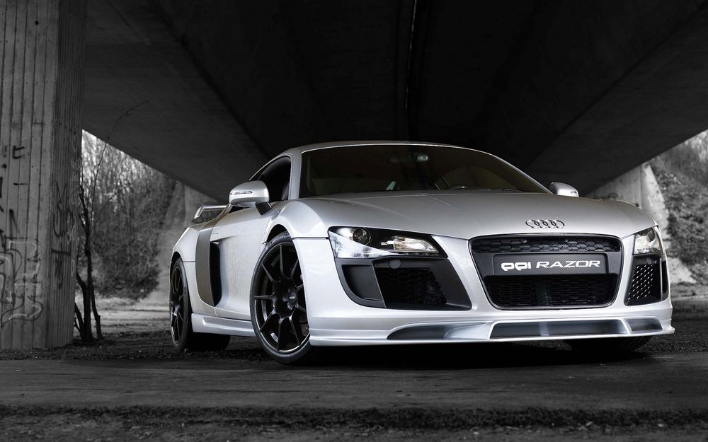 Обои для рабочего стола Белая Ауди / Audi r8 под мостом (QQI Razor)