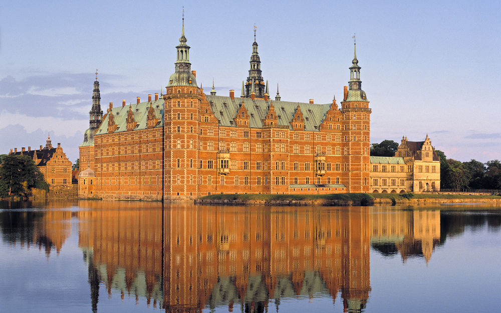 Обои для рабочего стола Замок Фредериксборг, Зеландия, Дания / Castle Frederiksberg, Zealand, Denmark