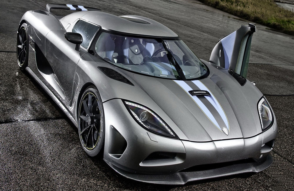 Обои для рабочего стола Гиперкар Кенигсегг Агера Р БЛТ / Koenigsegg Agera R BLT на асфальте