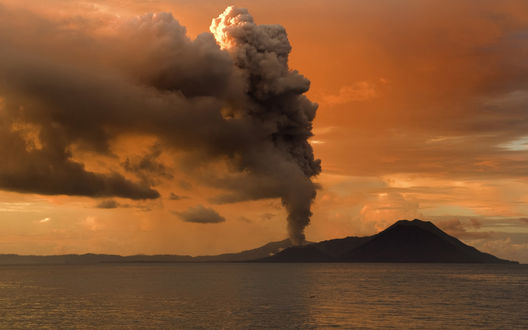 Обои на рабочий стол Вулкан Тавурвур, Новая Гвинея / Tavurvur volcano, Papua New Guinea