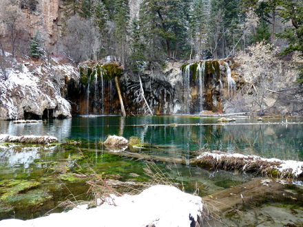 Обои на рабочий стол Озера Хэнинг / Hanging lake, каньон Гленвуд, Glenwood Canyon, Национальный парк 'Скалистые Горы / Rocky Mountain National Park', штат Колорадо, США / Colorado, USA