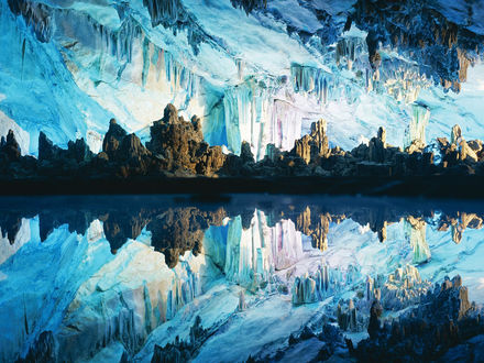 Обои на рабочий стол Фото Пещера Тростниковой Флейты, Гуйлин, Китай / Reed Flute Cave, Guilin, China