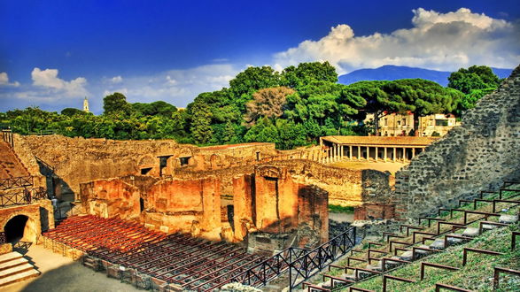 Обои на рабочий стол Старинные постройки в Италии / Italy