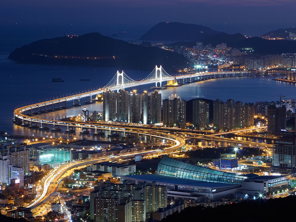 Обои для рабочего стола Ночной город с мостом через реку, Gwangan Bridge Busan South Korea / Кванъан Мост Пусан, Южная Корея