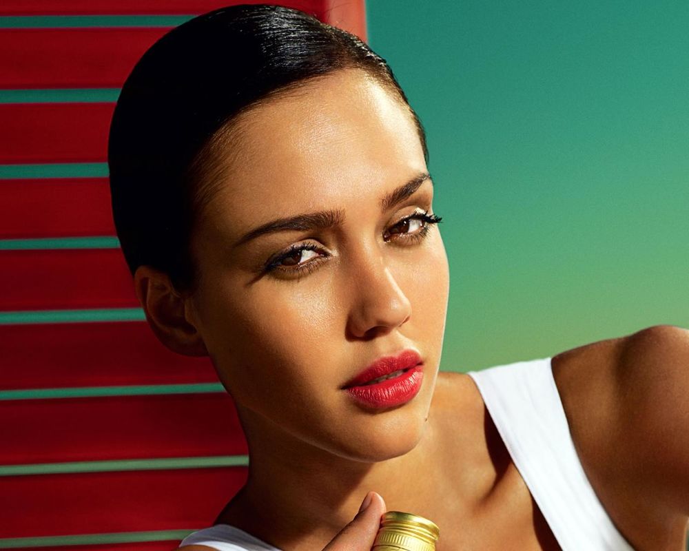 Обои для рабочего стола Американская актриса Джессика Альба / Jessica Alba в рекламной кампании напитка Campari