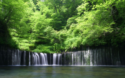 Обои на рабочий стол Водопад в лесу, Хоккайдо, Япония / Hokkaido, Japan