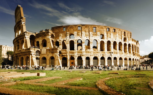 Обои на рабочий стол Colosseum / Колизей со множеством туристов, Rome, Italy / Рим, Италия
