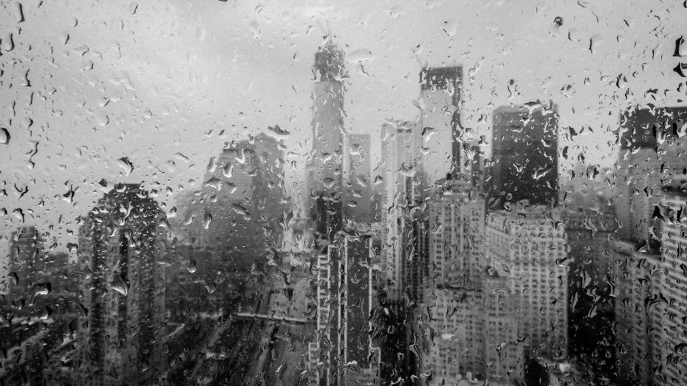 Обои для рабочего стола Вид на Нью-Йорк / New York через мокрое стекло после дождя