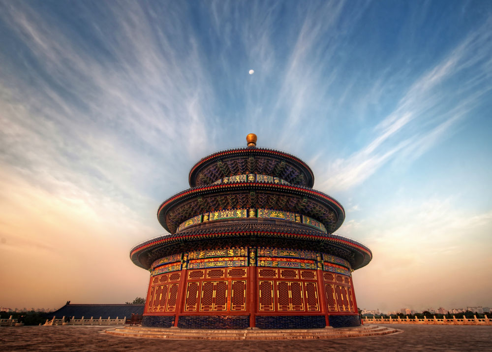 Обои для рабочего стола Храм неба в Пекине / Beijing, Китай / China под полной луной