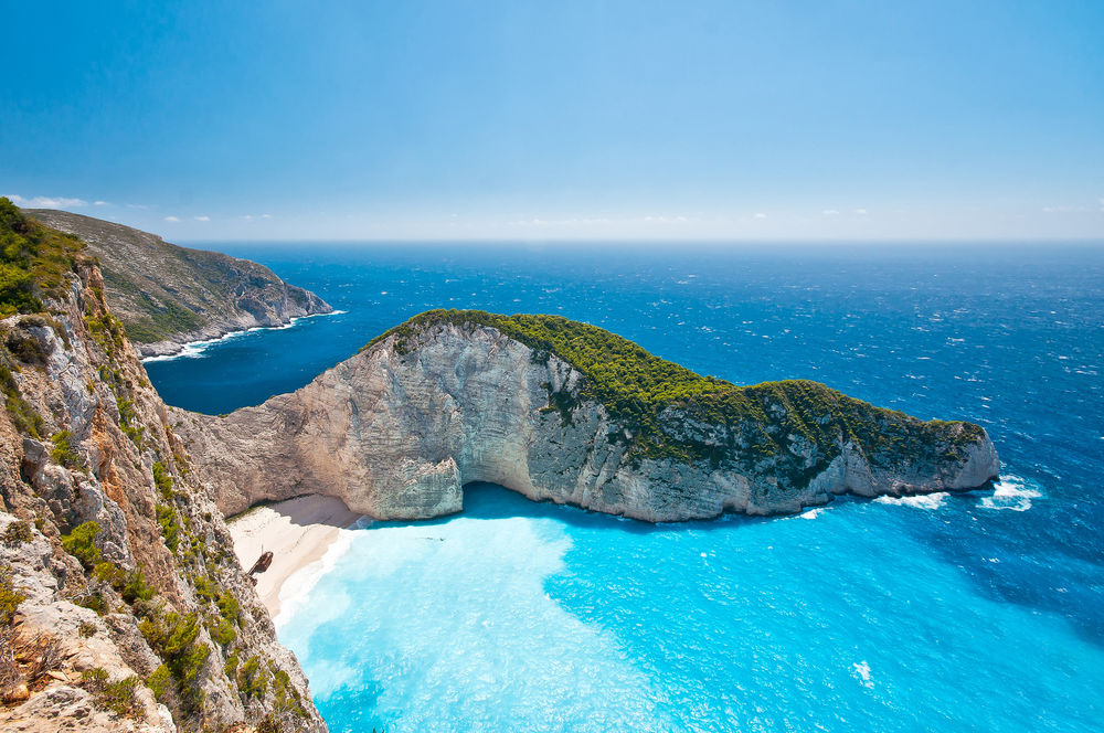 Обои для рабочего стола Скалистые берега остров Закинф / Zakynthos на берегу ионического моря, Греция / Greece