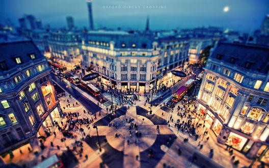 Обои на рабочий стол Городская площадь с эффектом тилт шифт / tilt shift (Oxford Circus Crossing)