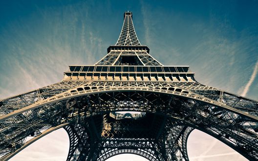 Обои на рабочий стол Эйфелева башня / Tour Eiffel, вид снизу, Париж, Франция / Paris, France