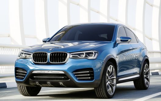 Обои на рабочий стол BMW / БМВ X4 на дороге