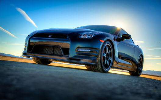 Обои на рабочий стол Nissan / Ниссан GT-R Track Edition на дороге