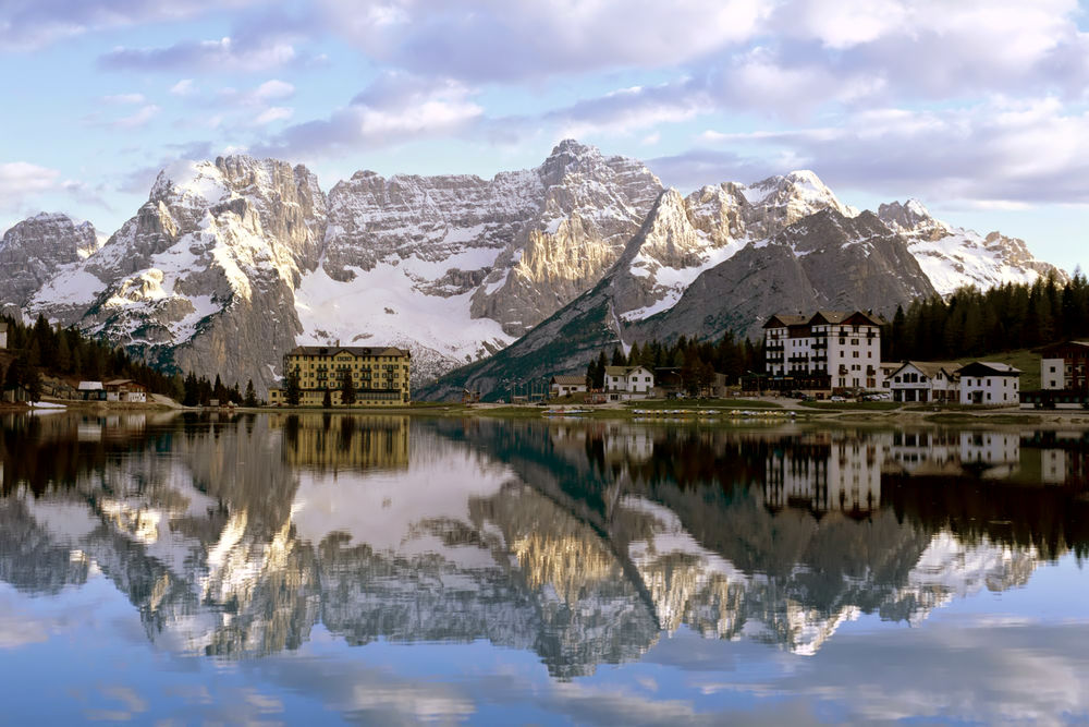 Обои для рабочего стола Озеро Мизурина / Misurina Lake в итальянских альпах / Italian Alps