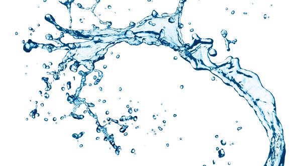 Обои на рабочий стол Брызги воды на белом фоне