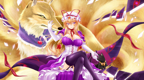 Обои на рабочий стол Yakumo Yukari сидит в центре, возле нее Yakumo Ran / Ран Якумо в облике девятихвостой лисы и Chen / Чэнь в облике черной кошки из серии компьютерных игр Тохо / Touhou Project (художник Okitakung)