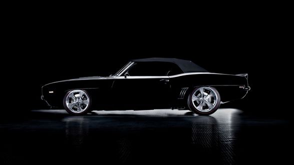 Обои на рабочий стол Шевроле Камаро на черном фоне / Chevrolet, Camaro