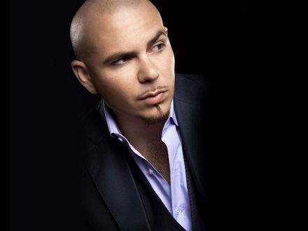Обои на рабочий стол Американский певец под псевдонимом Pitbull / Питбуль