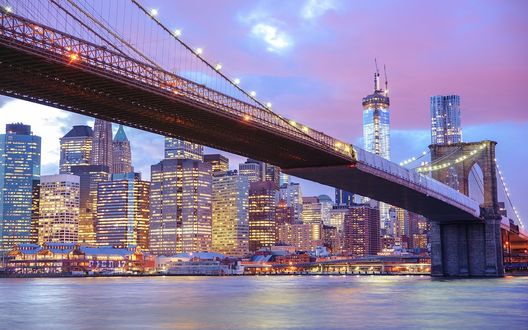 Обои на рабочий стол Вечерний Бруклинский мост / Brooklyn Bridge, и вид на вечерний Нью-Йорк / New York