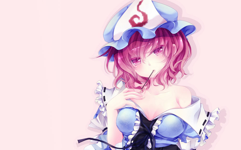 Обои для рабочего стола Saigyouji Yuyuko / Ююко Сайгедзи держит в губах бисквитную палочку в шоколадной глазури (Pocky) из серии компьютерных игр Тохо / Touhou Project (художник Mikazuki Sara)