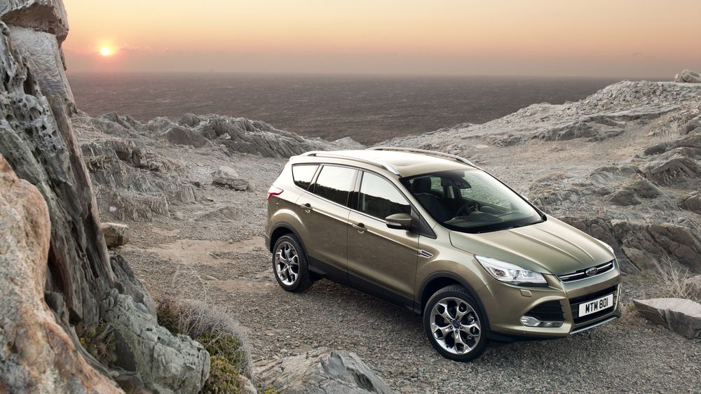 Обои для рабочего стола Ford Kuga 2013 / Форд Куга 2013 на скалах на закате солнца