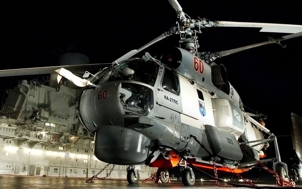 Обои для рабочего стола Корабельный поисково-спасательный вертолет Ка-27ПС