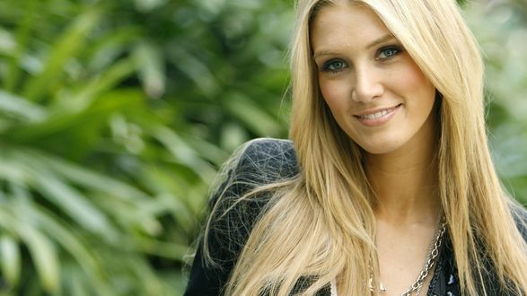 Обои на рабочий стол Певица Дельта Гудрем / Delta Goodrem