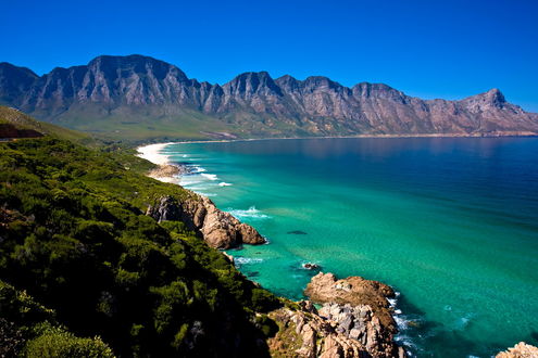 Обои на рабочий стол Берег моря на фоне гор, Южная Африка / South Africa