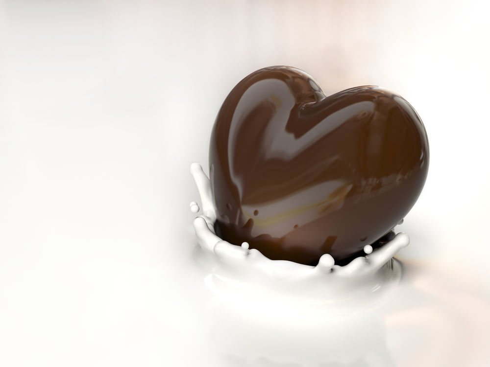 Обои для рабочего стола Шоколадное сердце плюхнулось в молоко