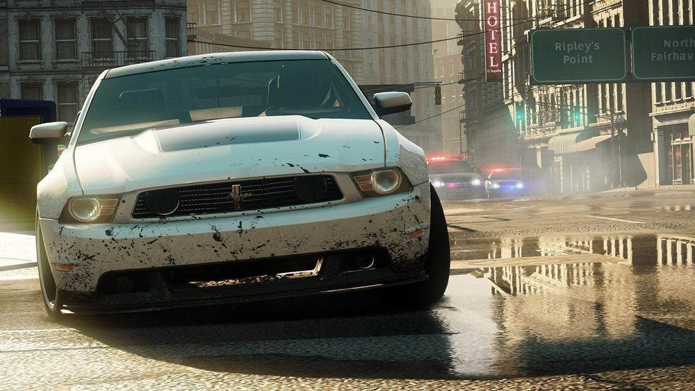 Обои для рабочего стола Полиция против гонщиков / игра Need For Speed Most Wanted 2012