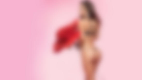 Обои на рабочий стол Колумбийская фотомодель Наталья Велез / Natalia Velez в нижнем белье с большой красной розой в руках