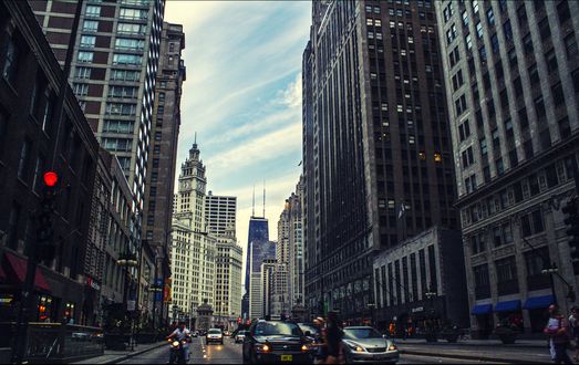 Обои на рабочий стол USA, Illinois, Chicago / Америка, Иллинойс, Чикаго - небоскребы и машины в центре города