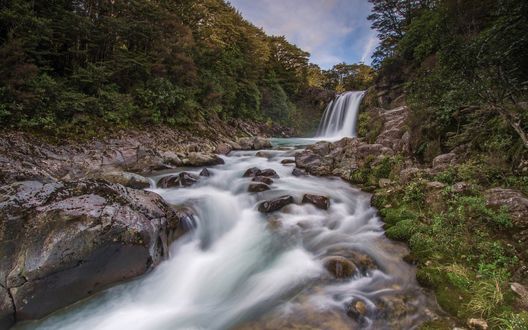 Обои на рабочий стол Река на фоне неба, Новая Зеландия / New Zealand