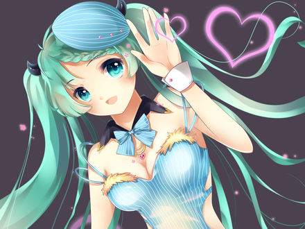 Обои на рабочий стол Vocaloid Hatsune Miku / Вокалоид Хатсуне Мику машет рукой, стоя на сером фоне в розовое сердечко